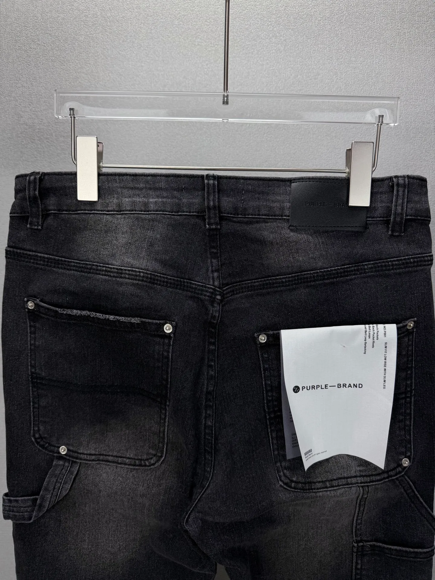 PURPLE BRAND 2026 New Arrival Retro Logging Black Couple Style Loose Bootcut Jeans High Version High Version Top Ceiling Quality Styles with different wash textures, very friendly to people with thin legs and thick legs. The loose bootcut style is very flattering to the leg shape. Moderate length that never goes out of style, easy to match with casual, basic styling for various styles, a must-have in the wardrobe! The fabric is stiff but also makes the upper body soft without losing texture. The washing process is even more perfect. It is a must-have item for everyone! ! ! Washed wheat, hang tag, pants label, three labels complete Color: Black Size: 28, 30, 32, 34, 36 (five sizes)